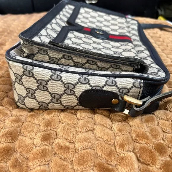 Vintage 1980s Gucci Accessory Collection Coated GG Supreme Camera Bag Crossbody - Picture 6 of 16